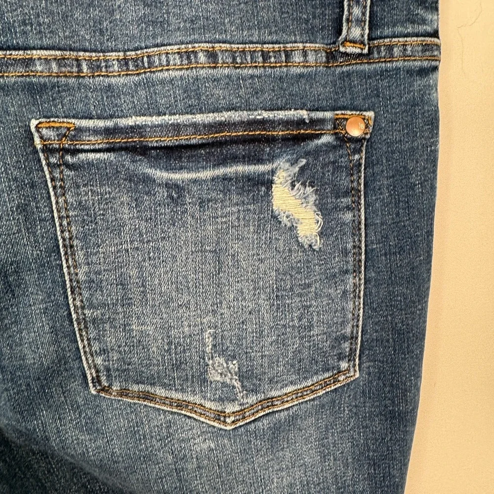 Judy Blue Boyfriend Fit Jean Size 11/30 JB88305 Destroyed Stretch Denim Mid Rise